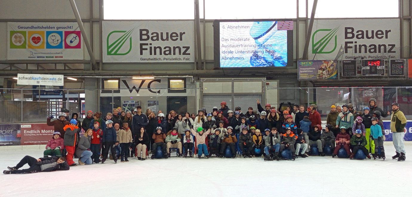 Schülerinnen und Schüler des SBBZ der Sophienpflege beim Eislaufen